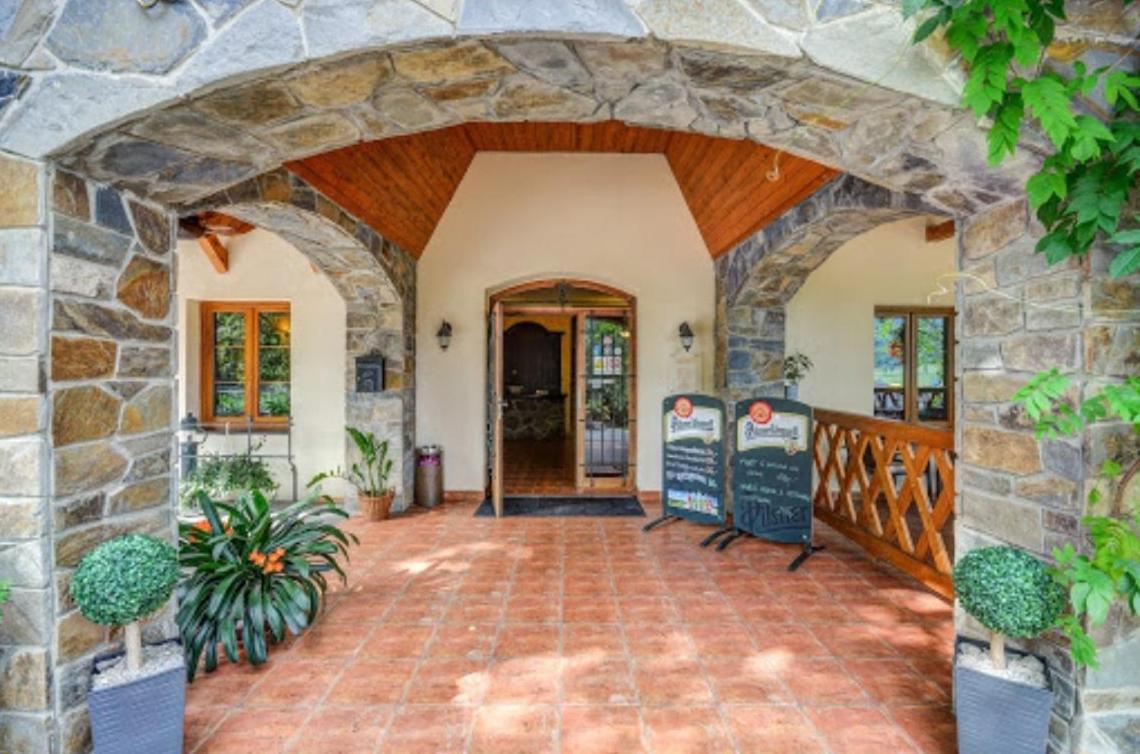 Pension Restaurant Bobrovnik Липова Лазне Екстериор снимка